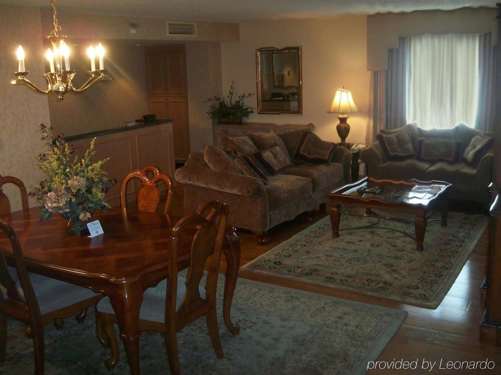 Embassy Suites Greenville Golf Resort & Conference Center Zimmer foto